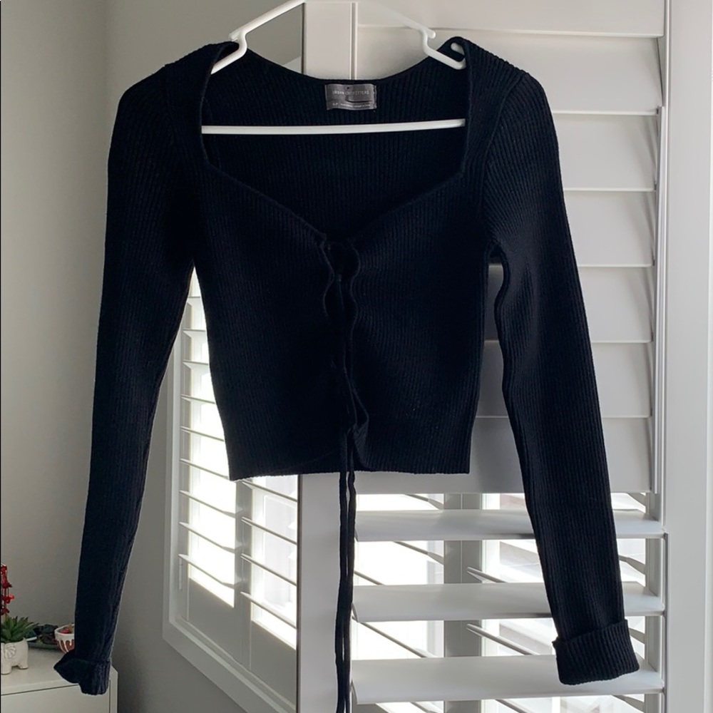 Black crop top
